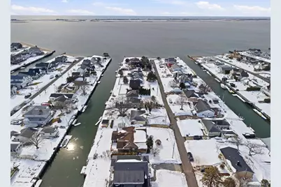 25 Dolphin Road, East Quogue, NY 11942 - Photo 33