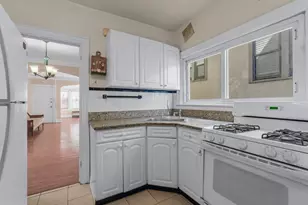 102-34 Van Wyck Expressway S, Richmond Hill, NY 11419 - Photo 9