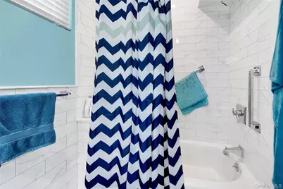 174 King Avenue, Yonkers, NY 10704 - Photo 33