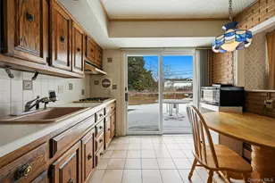 23 Shirley Ct, Commack, NY 11725 - Photo 9