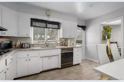 1015 Mamaroneck Avenue, White Plains, NY 10605 - Photo 9