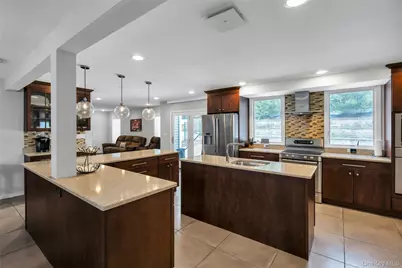 54 Valleywood Road, Commack, NY 11725 - Photo 5