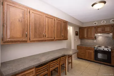 318 Jamaica Avenue, Medford, NY 11763 - Photo 7