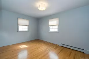 318 Jamaica Ave, Medford, NY 11763 - Photo 17