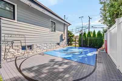 10 Skylark Road, Massapequa Park, NY 11762 - Photo 33