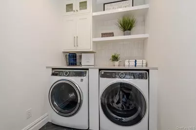 10 Skylark Road, Massapequa Park, NY 11762 - Photo 15