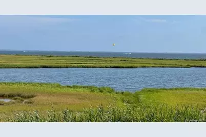 282 Belvedere Drive, Oakdale, NY 11769 - Photo 3