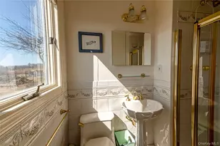 282 Belvedere Dr, Oakdale, NY 11769 - Photo 19