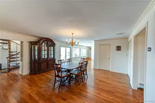 282 Belvedere Dr, Oakdale, NY 11769 - Photo 17