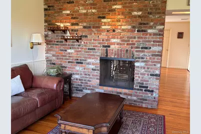 282 Belvedere Drive, Oakdale, NY 11769 - Photo 15