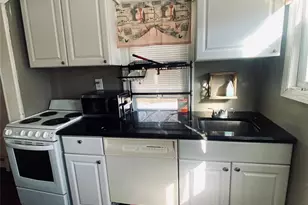 46 Leonard St, Smithtown, NY 11787 - Photo 21