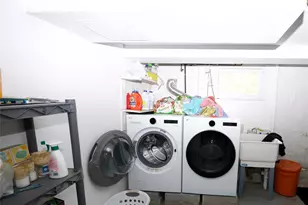 9 Ramsey Rd, Great Neck, NY 11023 - Photo 17