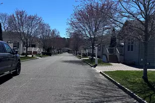 1661 Old Country Rd, Riverhead, NY 11901 - Photo 7