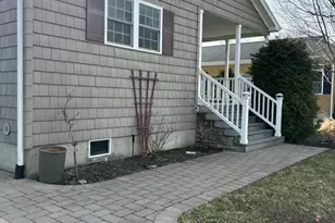 1661 Old Country Rd, Riverhead, NY 11901 - Photo 3