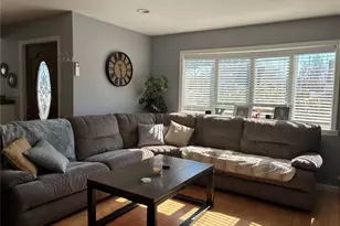 65 Morning Glory Rd, Levittown, NY 11756 - Photo 3