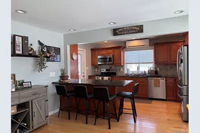 65 Morning Glory Road, Levittown, NY 11756 - Photo 9