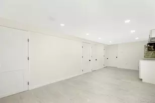 62-12 60th Dr, Maspeth, NY 11378 - Photo 19