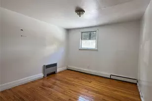 221 Woodland Ave, Yonkers, NY 10703 - Photo 5