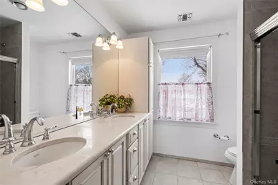 5 Pine Street, Plainview, NY 11803 - Photo 27