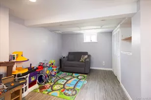 404 Silver Ln, Oceanside, NY 11572 - Photo 15