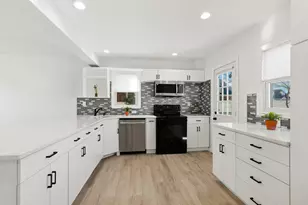 2409 Lindy Rd, Westbury, NY 11590 - Photo 3