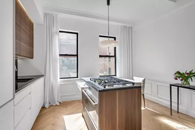 18 West 70 Street #9, New York, NY 10023 - Photo 9