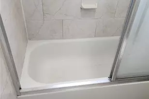 933 Tilden St, Bronx, NY 10469 - Photo 21