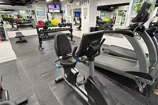 220 Pelham Rd, New Rochelle, NY 10805 - Photo 17