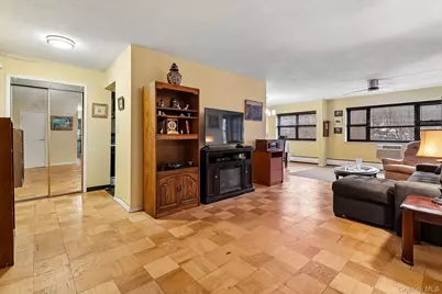 100 Diplomat Drive #8C, Mount Kisco, NY 10549 - Photo 5