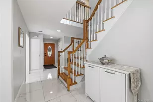 98 Barry Ln, Syosset, NY 11791 - Photo 3