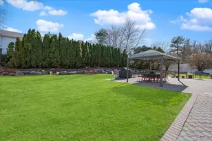 98 Barry Ln, Syosset, NY 11791 - Photo 39