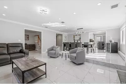 98 Barry Lane, Syosset, NY 11791 - Photo 7