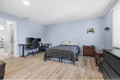 98 Barry Lane, Syosset, NY 11791 - Photo 35