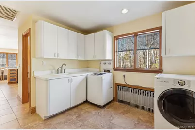 2905 Private Road, East Marion, NY 11939 - Photo 13