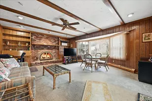 8 Andover Ct, Garden City, NY 11530 - Photo 13