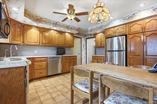 8 Andover Ct, Garden City, NY 11530 - Photo 11