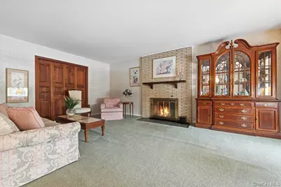 8 Andover Court, Garden City, NY 11530 - Photo 5