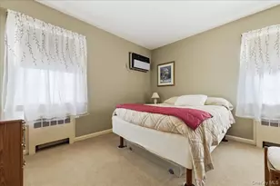 8 Andover Ct, Garden City, NY 11530 - Photo 25