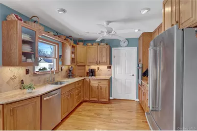 286 Hallock Road, Stony Brook, NY 11790 - Photo 15