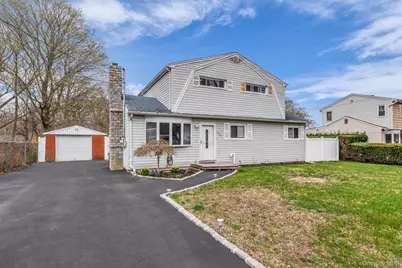 1520 N Thompson Drive, Bay Shore, NY 11706 - Photo 1