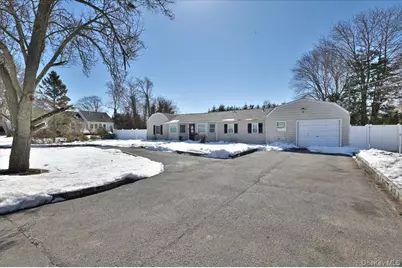 62 Bayside Avenue, Amityville, NY 11701 - Photo 3