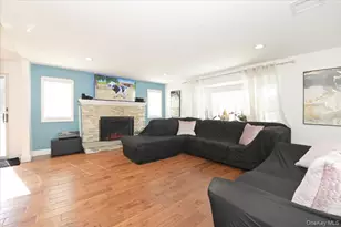 62 Bayside Ave, Amityville, NY 11701 - Photo 5