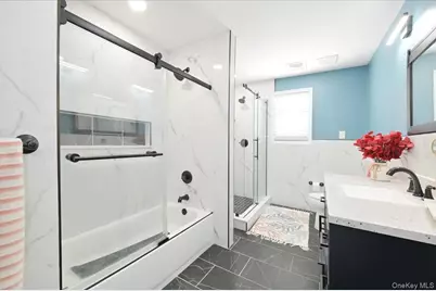 62 Bayside Avenue, Amityville, NY 11701 - Photo 15