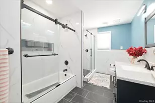 62 Bayside Ave, Amityville, NY 11701 - Photo 15