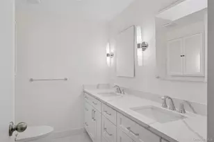 70 Pheasant Run, Roslyn, NY 11576 - Photo 9