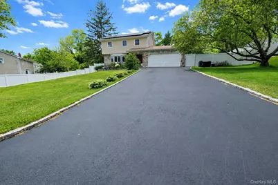 132 Midwood Avenue, Nesconset, NY 11767 - Photo 9