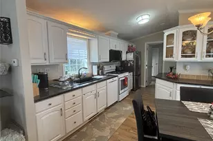 1661 Old Country Rd, Riverhead, NY 11901 - Photo 19