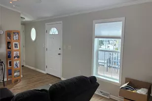 1661 Old Country Rd, Riverhead, NY 11901 - Photo 9