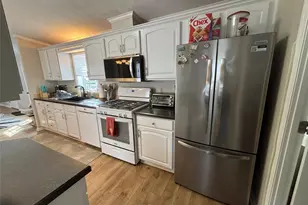 1661 Old Country Rd, Riverhead, NY 11901 - Photo 21