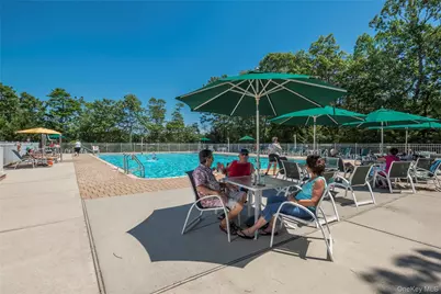 1661 Old Country Road #69, Riverhead, NY 11901 - Photo 29